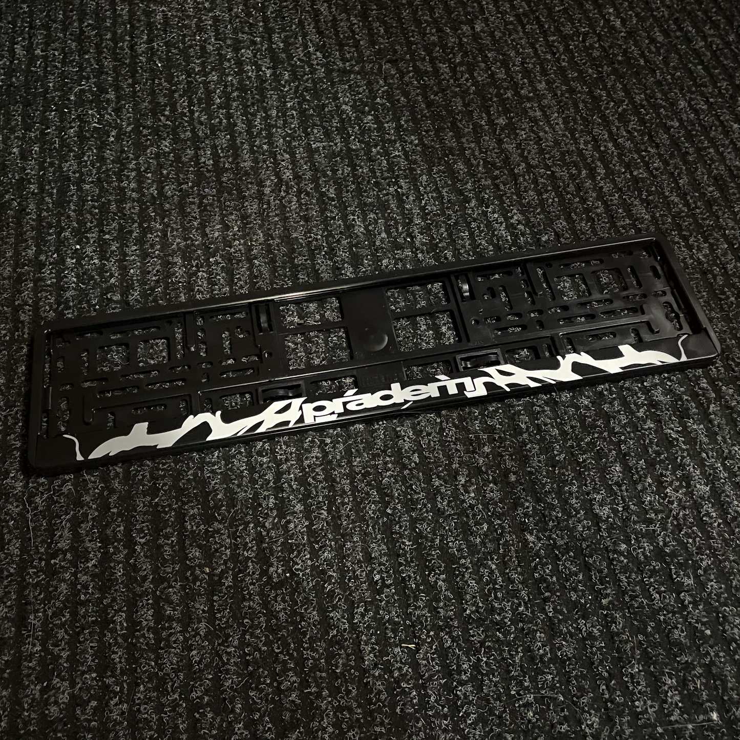 nekronia plate frames