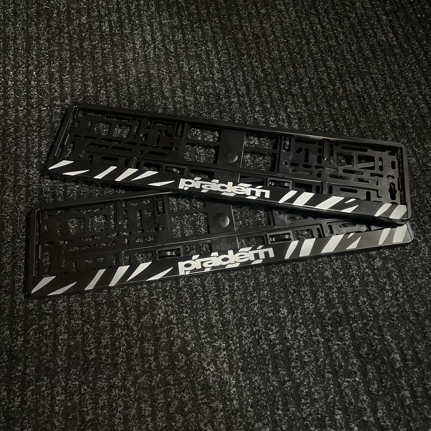 strada plate frames