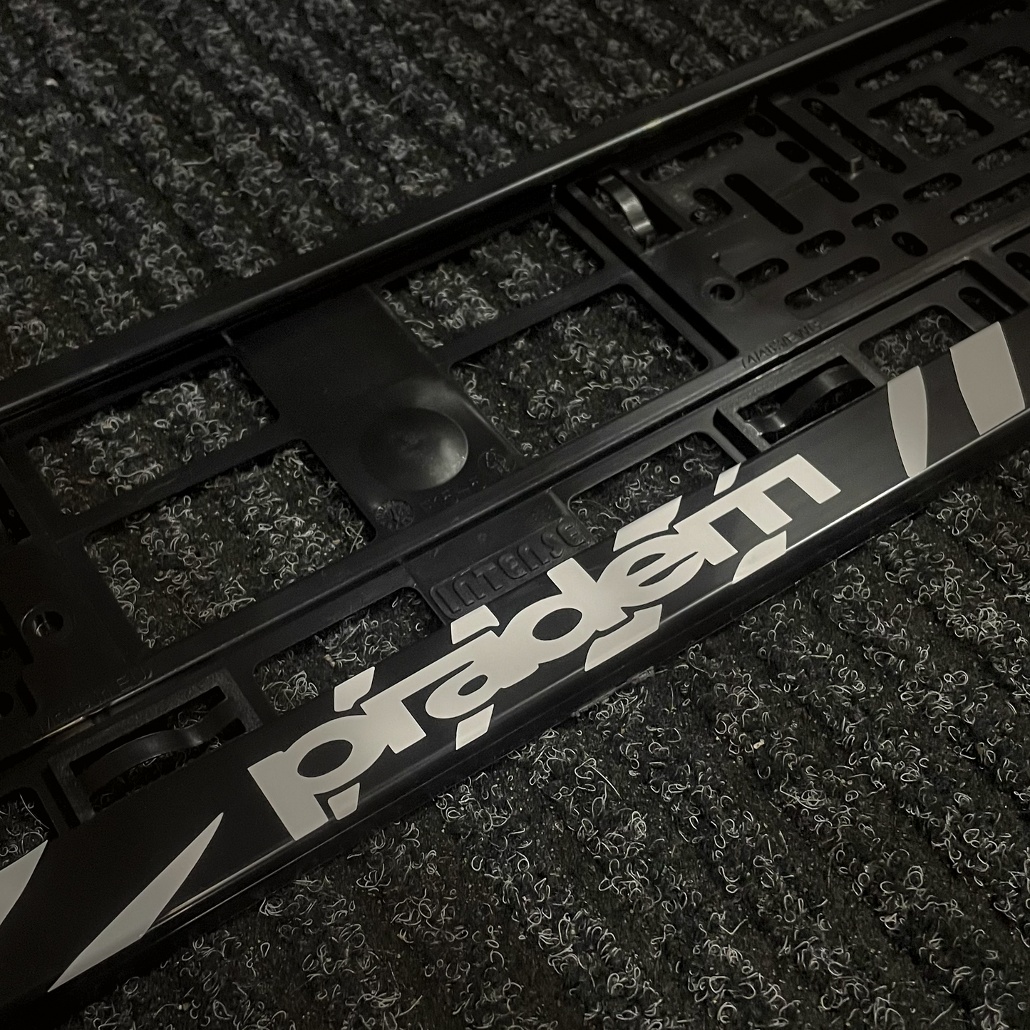 strada plate frames