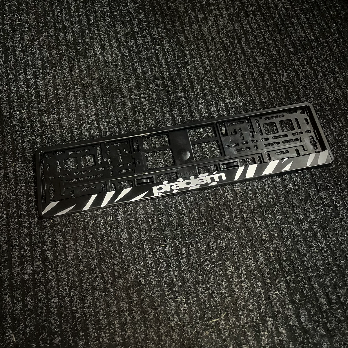 strada plate frames